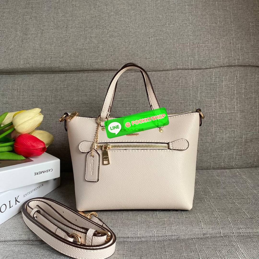 Coach Mini Gallery Crossbody With Stripe Heart Print (coach ca793) กระเป๋าสะพายข้าง เทรนรุ่นเล็กมาแรงวัสดุหนังแท้ทั้งใบ เปิดปิดด้วยซิป มีช่องใส่บัตรเครดิต 2 ช่อง ซับในผ้า สายสะพายถอดได้ สามารถสะพายข้างหรือสะพายไหล่ได้