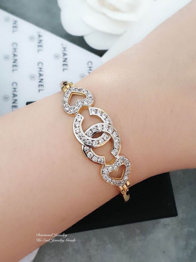 New Arrival !!!! ((งานชุบ 5 ไมครอนเต็มค่ะ)) Gold Bangle สร้อยข้อมือทอง งานสวยมากกกกก ทองน้ำหนัก 2.5 บาท ตัวเรือนมีน้ำหนักเท่าทองแท้ค่ะ ห้ามพลาดเลยสาวๆ ใส่ออกมาสวยแน่นอนคอนเฟิร์มค่ะ ใส่ออกมาสวยมว้ากกกกกกๆๆๆๆๆๆ เลอค่ามากๆค่ะ