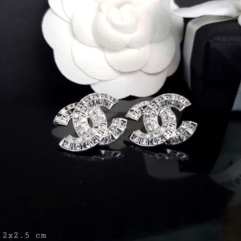 Super Hi-End Quality !!!! ((งาน 1:1 เหมือนในช็อปมากที่สุดในท้องตลาด)) Chanel Earring ต่างหูชาแนลงาน 1:1 เหมือนของแท้เป๊ะๆค่ะ ชนช็อป คอลล่าสุดปลายปี 2019 รับรองงานสวยมากกกกก ดูหรู ดูผู้ดีสุดๆ งานดี งานคุณภาพดีมากๆมากๆคะรับประกันความพอใจเลยค่ะ ตัวเรือนสีเงิ