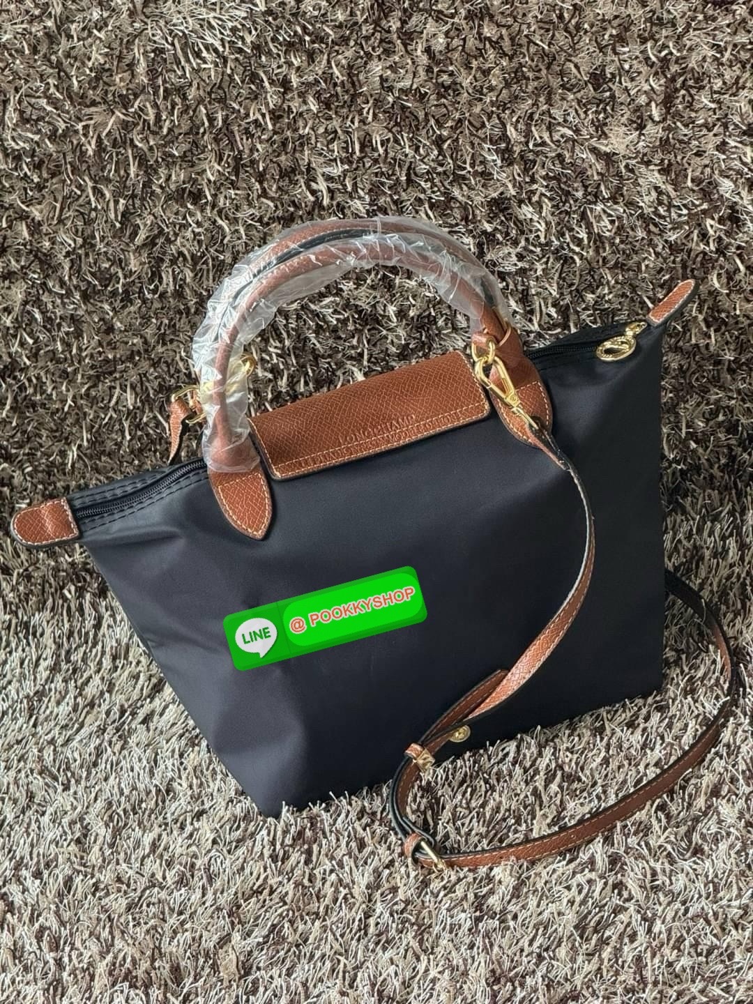 LONGCHAMP LE PLIAGE ORIGINAL S HANDBAG Crossbody Bag กระเป๋าสะพายไหล่ รุ่น Original มีเอกลักษณ์อันโดดเด่นของรุ่นไอคอนนิคของ Longchamp อย่าง Le Pliage (เลอ ปลิยาจ) โดย Longchamp ได้รับแรงบันดาลใจจากศิลปะการพับกระดาษแบบ Origami (โอริกามิ) ในการสรรค์สร้างกระ