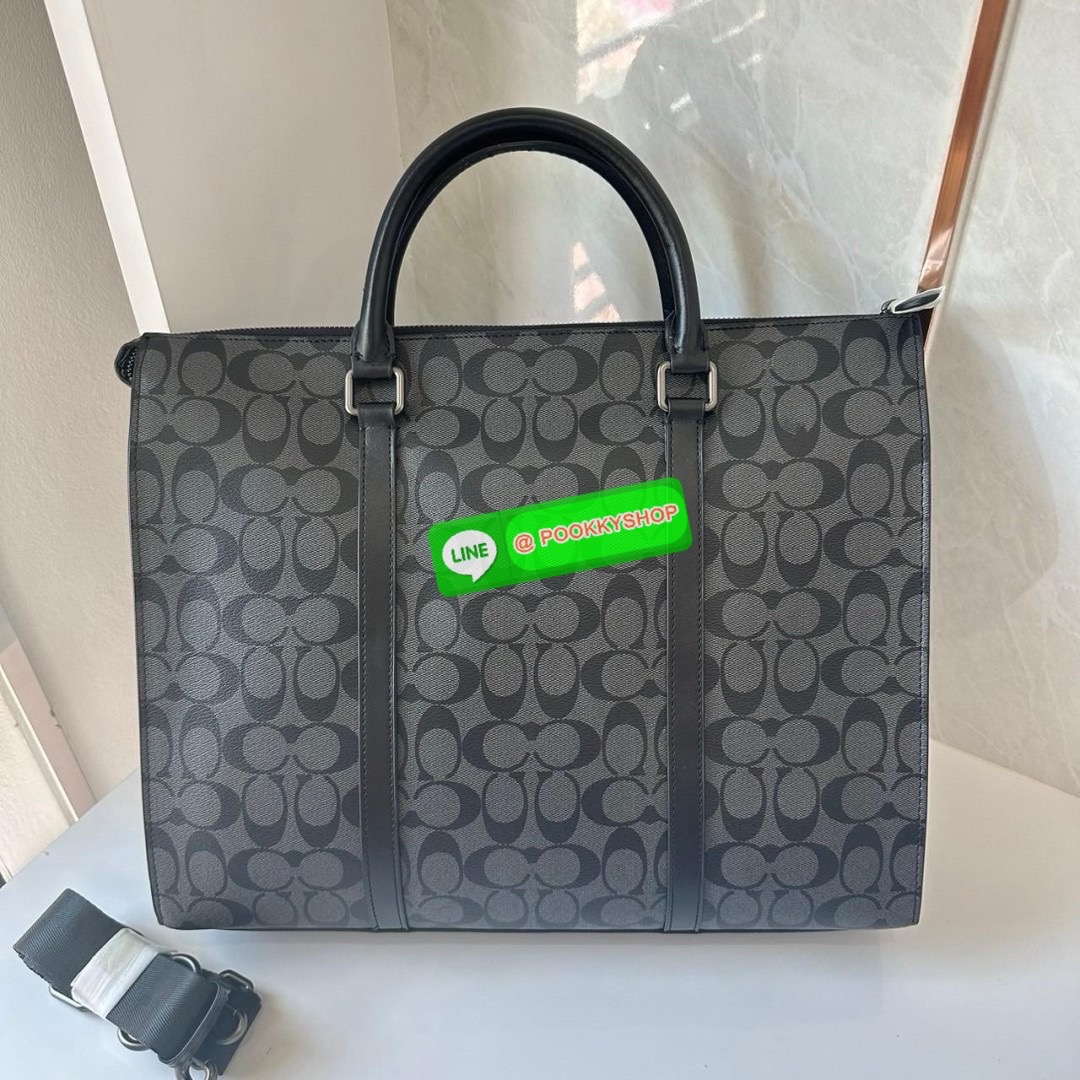 COACH GRAHAM ZIP BRIEF (CE439) 🔖กระเป๋าใส่โน๊ตบุ๊คใส่เอกสารใบใหญ่ 🔖วัสดุ:หนังแท้ทั้งใบ 🔖เปิดปิดด้วยซิป ภายในกว้าง มีช่องย่อยใส่ของจุกจิก ช่องใส่บัตร ใส่เอกสารและของสำคัญได้เยอะ 🔖สายสะพายสามารถถอดออกและปรับระดับได้คะ