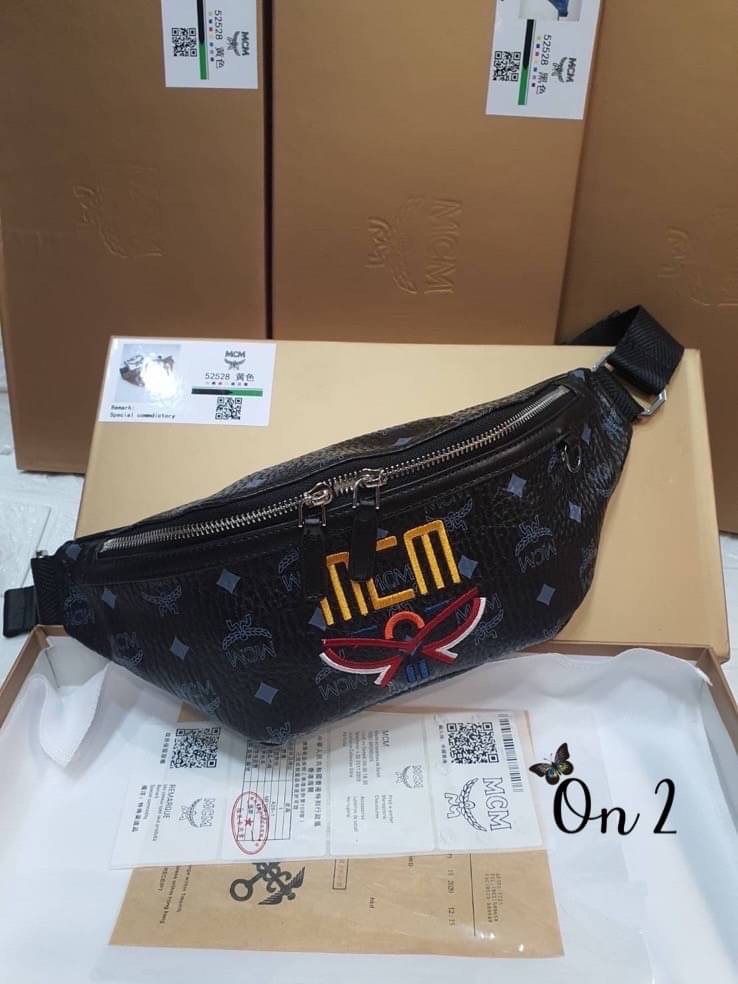 Mcm bag กระเป๋าคาดอกคาดเอวงานแบรนด์ ลาย โมโนแกรม หนังสวยงานดีงานเป๊ะมากค่ะ ผู้หญิงสะพายได้ ผู้ชายสะพายดี ห้ามพลาดน้า