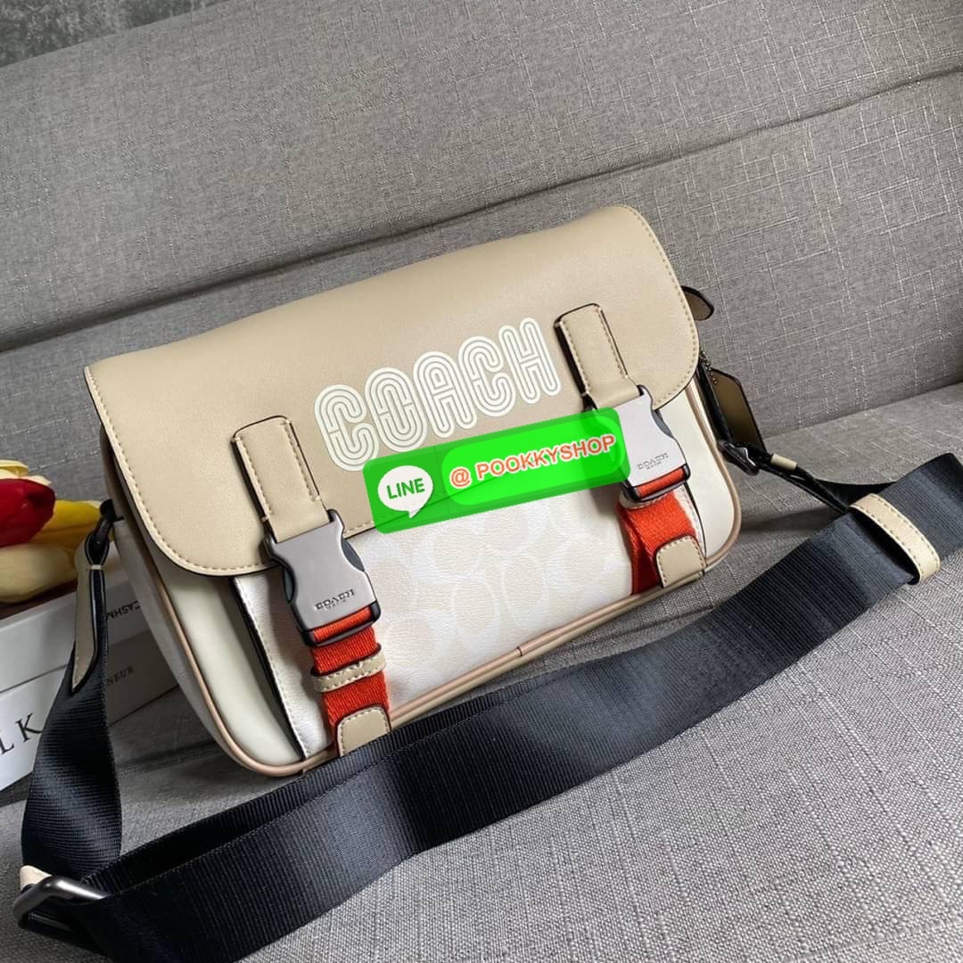 COACH TRACK CROSSBODY IN COLORBLOCK SIGNATURE CANVAS WITH COACH PATCH (C6657) 🛍🛍กระเป๋าสะพายทรงแมสเซ็นเจอร์ ทรงสวยรุ่นที่ต้องมีติดตัวคะหนุ่มๆ จุของได้เยอะมากแบ่งเป็นสัดเป็นส่วน วัสดุหนังแคนวาสสลับหนังแท้ กระเป๋ามีตัว ล็อค มีซิปด้านใน ด้านห