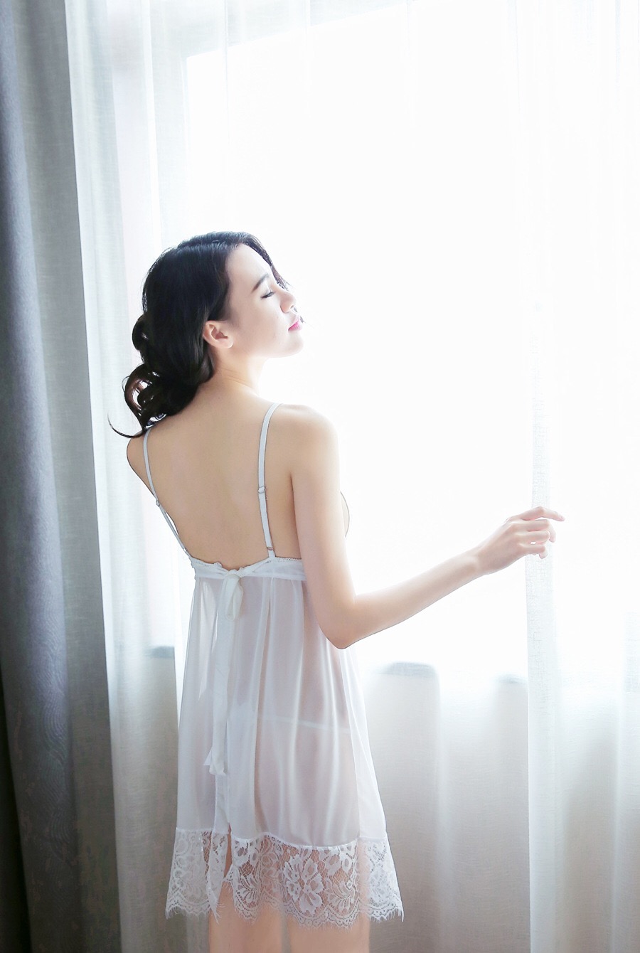 ชุดนอน เดรสซีทรู สีพีช แต่งลูกไม้ซีทรู เนื้อผ้าสวย ทิ้งตัว คุณหนูมากๆคะ