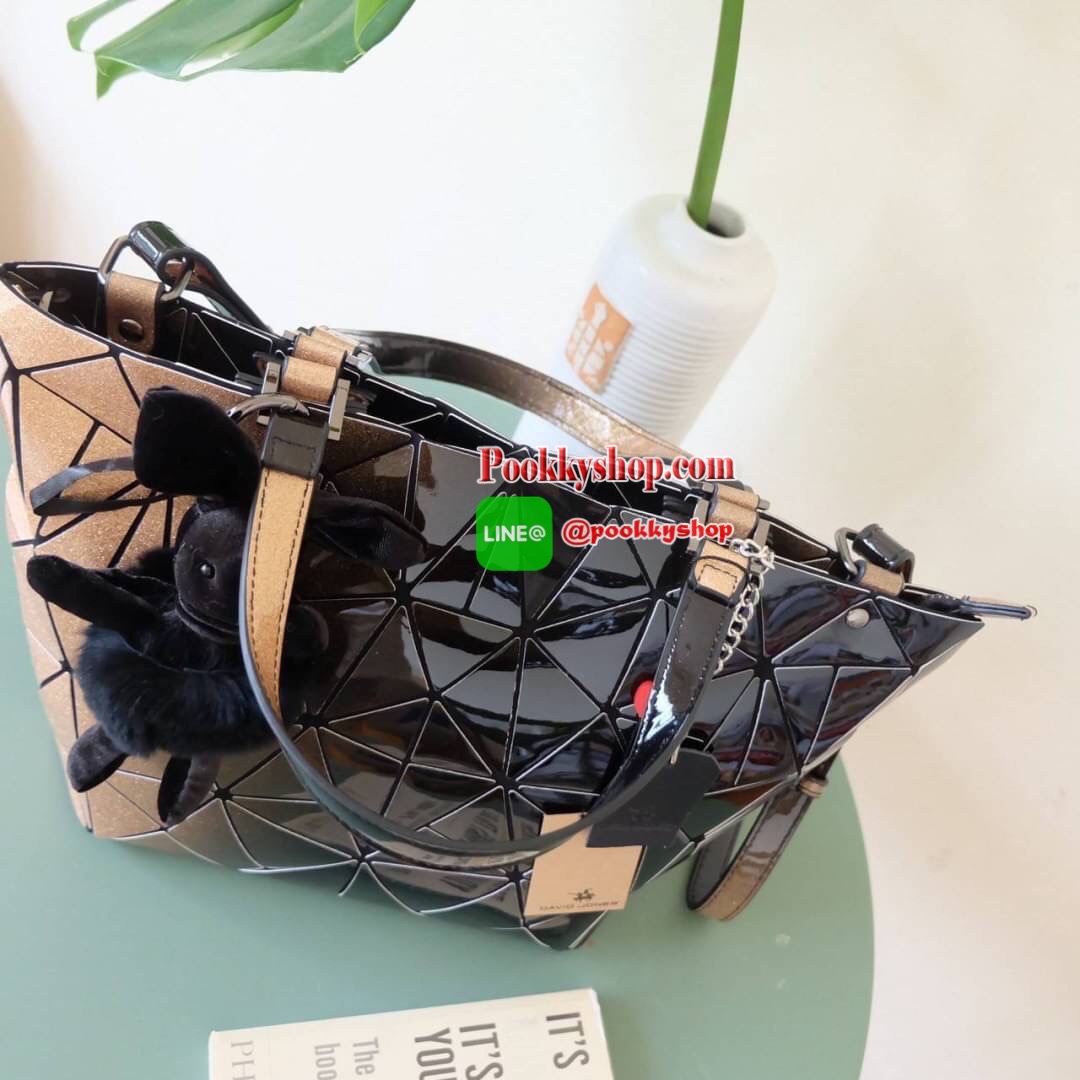 รุ่นขายดีมากๆ หายากมาเพิ่มแล้วค่ะ!! Mix shade colors !! Tone สีใหม่ Black xPeach สี Limited พิเศษที่ สวยไม่ซ้ำใคร แถมยังลาย หายาก ปรับทรงได้ 2 แบบ น่ารักมาก ค่า ( เนื่องจากสีเฟด ดังนั้นแต่ละใบลายสีอาจจะมีความแตกต่างกัน ) แต่ยังคงสวย แน่นอนค่า ฟรีตุ๊กตากระ