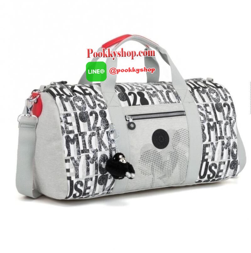 Kipling Disney's 90 Years Of Mickey Mouse Duffel Bag (TAGALONG) กระเป๋าถือใบใหญ่ ด้านหน้าและด้านข้างมีช่องซิปใส่ของจุกจิก เปิดปิดด้วยซิปเดียวด้านบน ใบใหญ่ ใส่เสื้อผ้าออกทริป เล่นกีฬาได้หลายชุด มาพร้อมสายสะพาย ใบเดียวทั้งเที่ยว ทั้งเล่นกีฬา ห้ามพลาดนะ