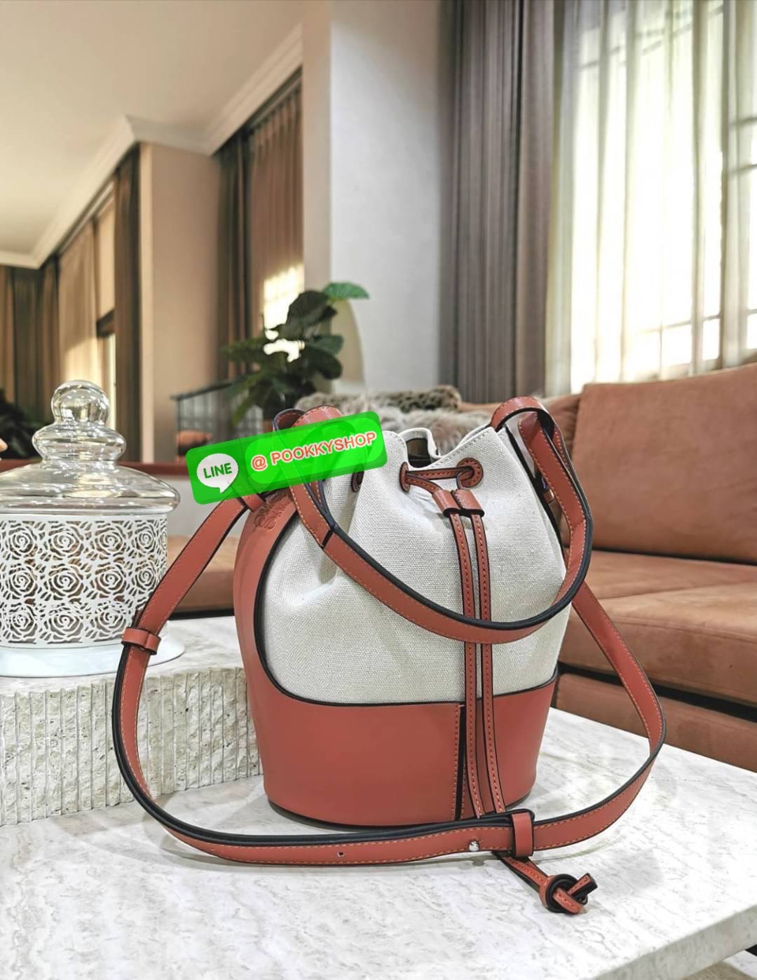 ✴️พร้อมส่งความสวย!✴️ NEW IN! LOEWE CROSSBODY BUCKET BAG GIFT WITH PURCHASE (GWP) กระเป๋าถือหรือสะพายพรีเมี่ยมกิ๊ฟ Limited Edition จาก LOEWE PERFUME DUTYFREE COUNTER วัสดุ Canvas & Leather calfskin ขนาดกำลังดี น้ำหนักเบา ภายในโล่งกว้างและจุ ส