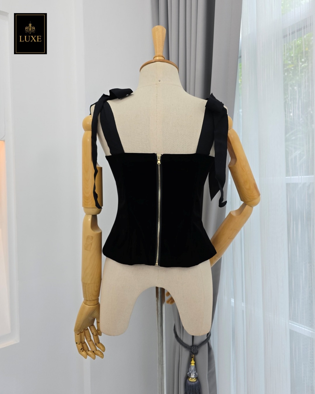 เสื้อแฟชั่น เสื้อสายเดี่ยวสไตล์คอร์เซ็ตบรา ผ้ากำมะหยี่เนื้อนุ่มยืดหยุ่น มีโครงทั้งเก็บและดันทรงสวย