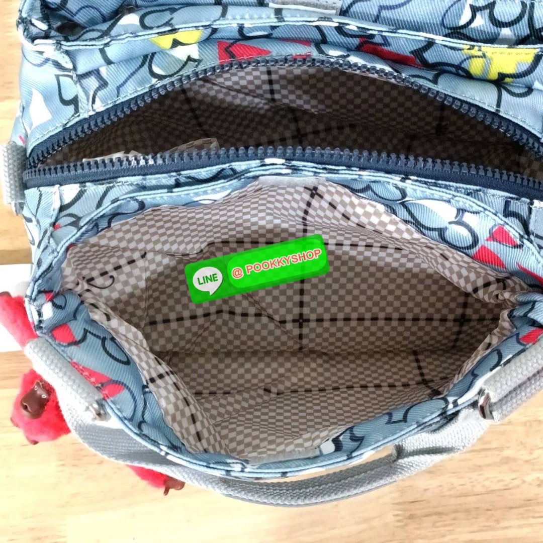 KIPLING ELISE HANDBAG กระเป๋าถือและสะพายไหล่ วัสดุ Polyester 100% ขนาดกำลังพอดี จุของได้มาก มีหูจับสองสาย ถือสะดวก น้ำหนักเบา มีช่องซิป ด้านหน้า ช่อง กระเป๋าหลักเปิด-ปิดด้วยซิป มี3 ช่องว่างใส่ของได้จุมากๆ ใส่มือถือได้ กระเป๋าสตางค์ใบยาว และ เครื่องสำอางค์