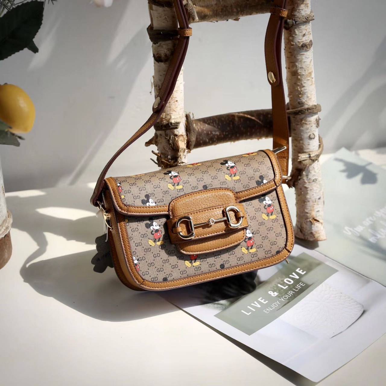 มาแล้วน้า ทรงนี้ยอดนิยมที่สุดเลย Horsebit มาพร้อมมิกกี้สุดน่ารักกันไปเลย งานสวยสุดๆๆเหมือนหนังแท้มากๆ รับรองได้ไปไม่ผิดหวังเลยจร้า