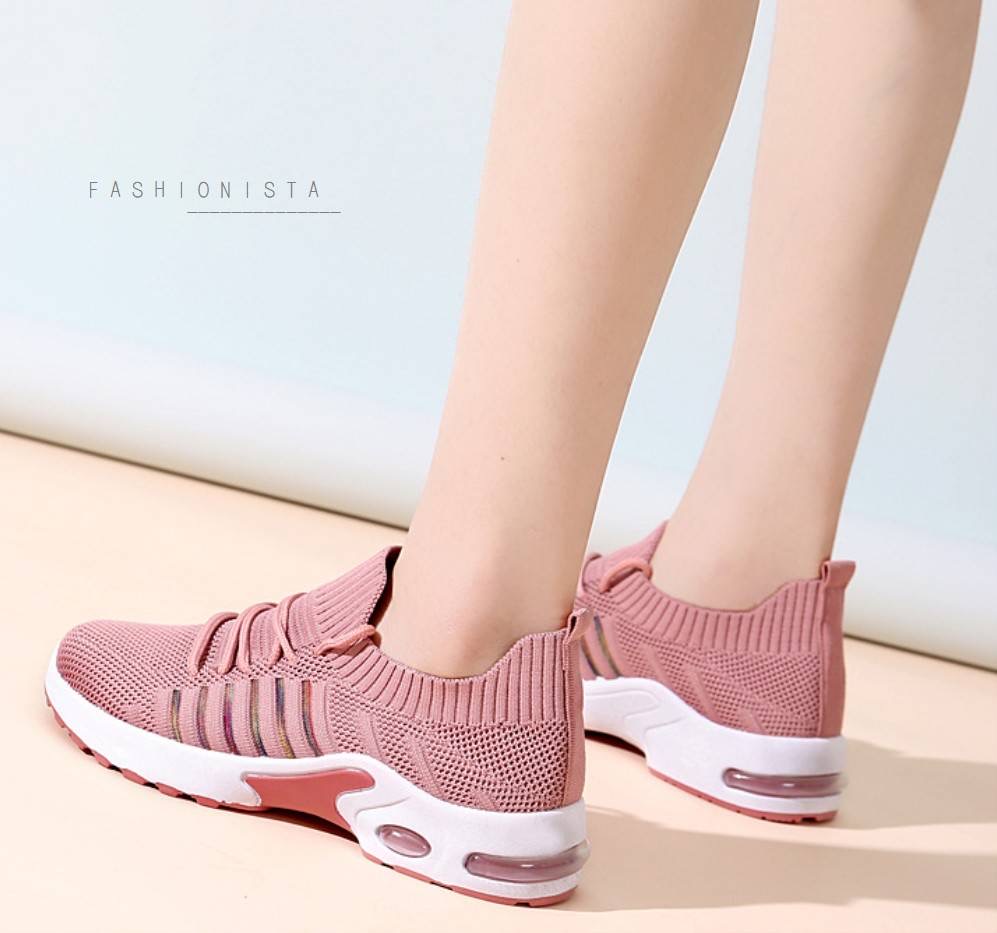 รองเท้าสุขภาพรุ่นใหม่ มาใหม่พร้อมส่งค่ะ งานสลิปออนแต่งเชือกเก๋ๆสไตล์สปอร์ต เนื้อผ้าหนานุ่มขึ้นทรงยืดหยุ่นดีกระชับหน้าเท้า พื้นยางหนึบ สูง 1.5 นิ้ว เดินสบายไม่เมื่อย ทรงอูมไม่บีบอัดหน้าเท้า ใครได้ใส่ต้องหลงรักแน่นอน งานสวยตรงปก 100% เป๊ะ ถ่ายงานขายจริงจ้า