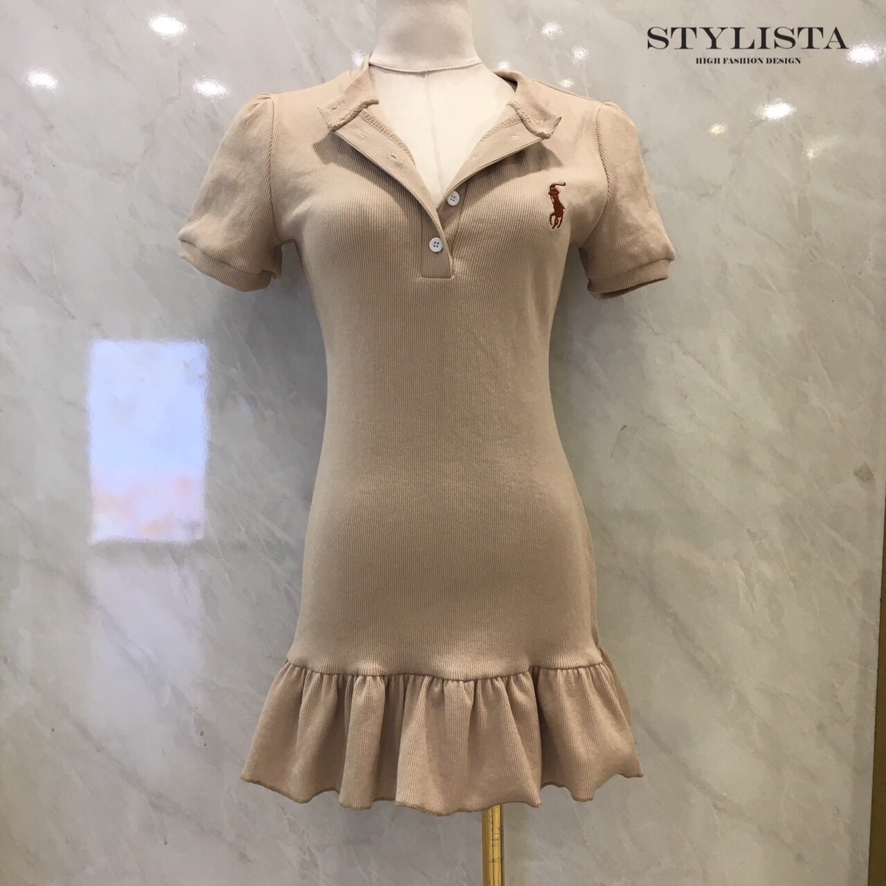 เดรสแฟชั่น เดรสคอปกแต่งกระดุม ลุคสวยสุภาพ แต่ยังแอบมีความคิวท์!