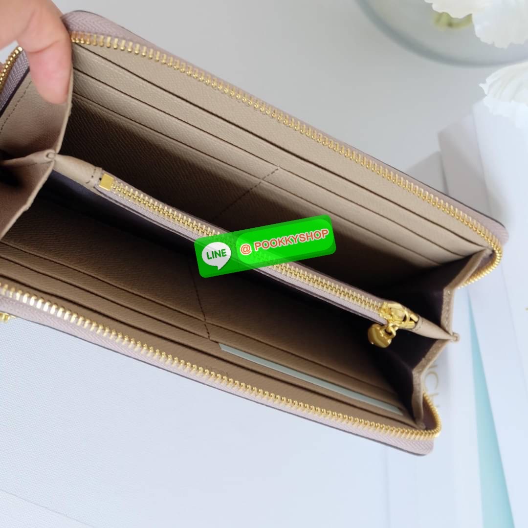 KEEP • Super Rich Collection 8 ( Long Wallet )• กระเป๋า สตางค์ขนาดยาว ซิปรอบ ภายใน จุของคุ้ม ใส่บัตร ใส่มือถือ มีช่องใส่เหรียญแยกอีกด้าน ใส่แบงค์พันได้ไม่ต้องพับ ใบจริงสวยมาก ได้ไปรับทรัพย์ทวีคูณแน่นอนค่ะ Don’t miss !!