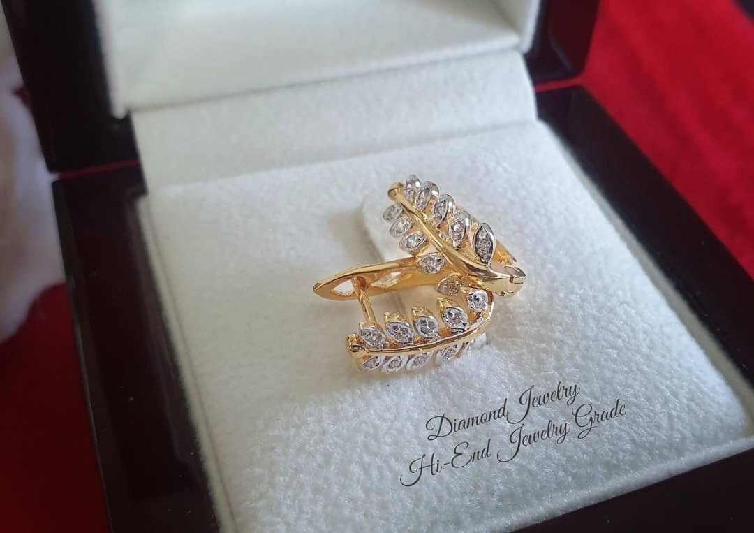 New Arrival !!!! ต่างหูเพชรสวิส งาน 5 ไมครอน ดีไซน์ใบมะกอก งานสวยน่ารักหวานๆเก๋ๆ เพชรสวยวิ้งทุกเม็ดไร้ที่ติด ขนาดกำลังดี ใส่ออกมาน่ารักม๊วกๆๆๆจ้าา ตัวเรือนสีทองงานชุบ 5 ไมครอนอย่างดี ไม่ลอกไม่ดำ