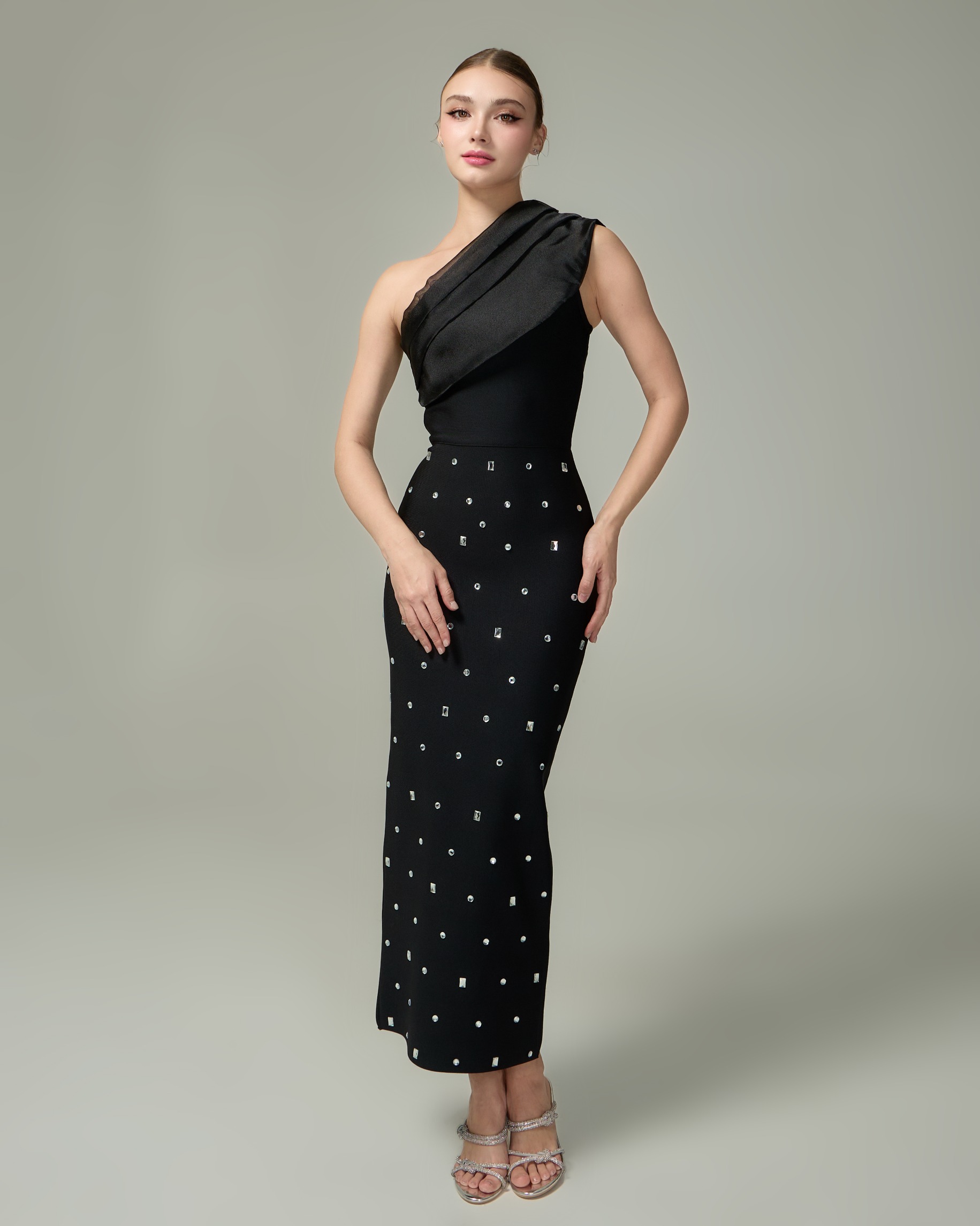 เดรสแฟชั่น เดรสเสื้อไหล่เดียว กระโปรงยาวทรงเข้ารูป