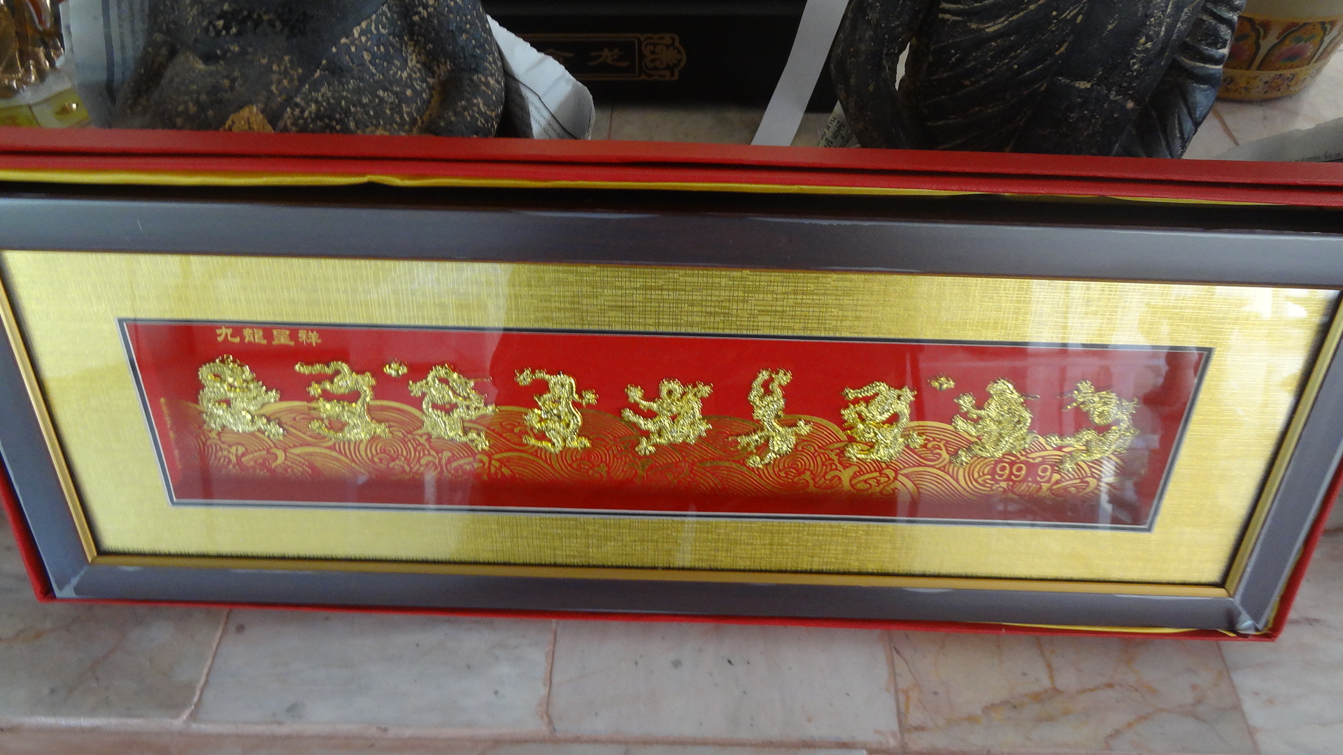 กรอบรูป รูป 9 มังกร กรอบทองเค ขนาดกว้าง 13 นิ้ว สูง 7 นิ้ว