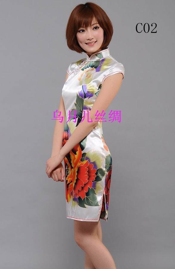 ชุดกี่เพ้าประยุกต์ กี่เพ้าจีน สีขาวมุก แต่งลายดอกเบญจมาศ สวยหรูมากคะ SIZE M