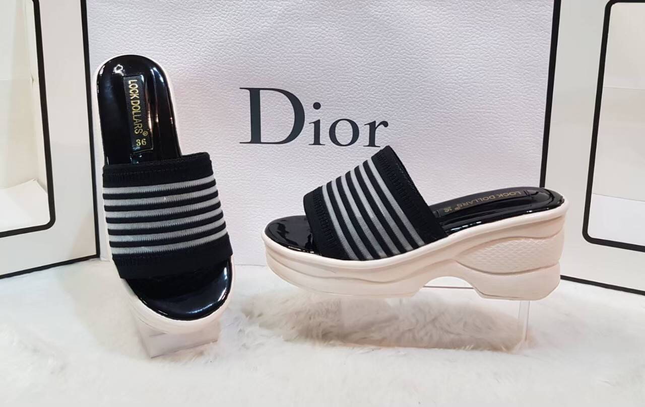 สินค้าขายดีพร้อมส่งค่า รองเท้างานสวยมาแล้วค่า details รองเท้าสวมลายริ้วผ้าไหมพรม เสริมส้นหนา ใส่ง่าย 👡เป็นรองเท้า every day look ของสาวๆได้เลยค่า