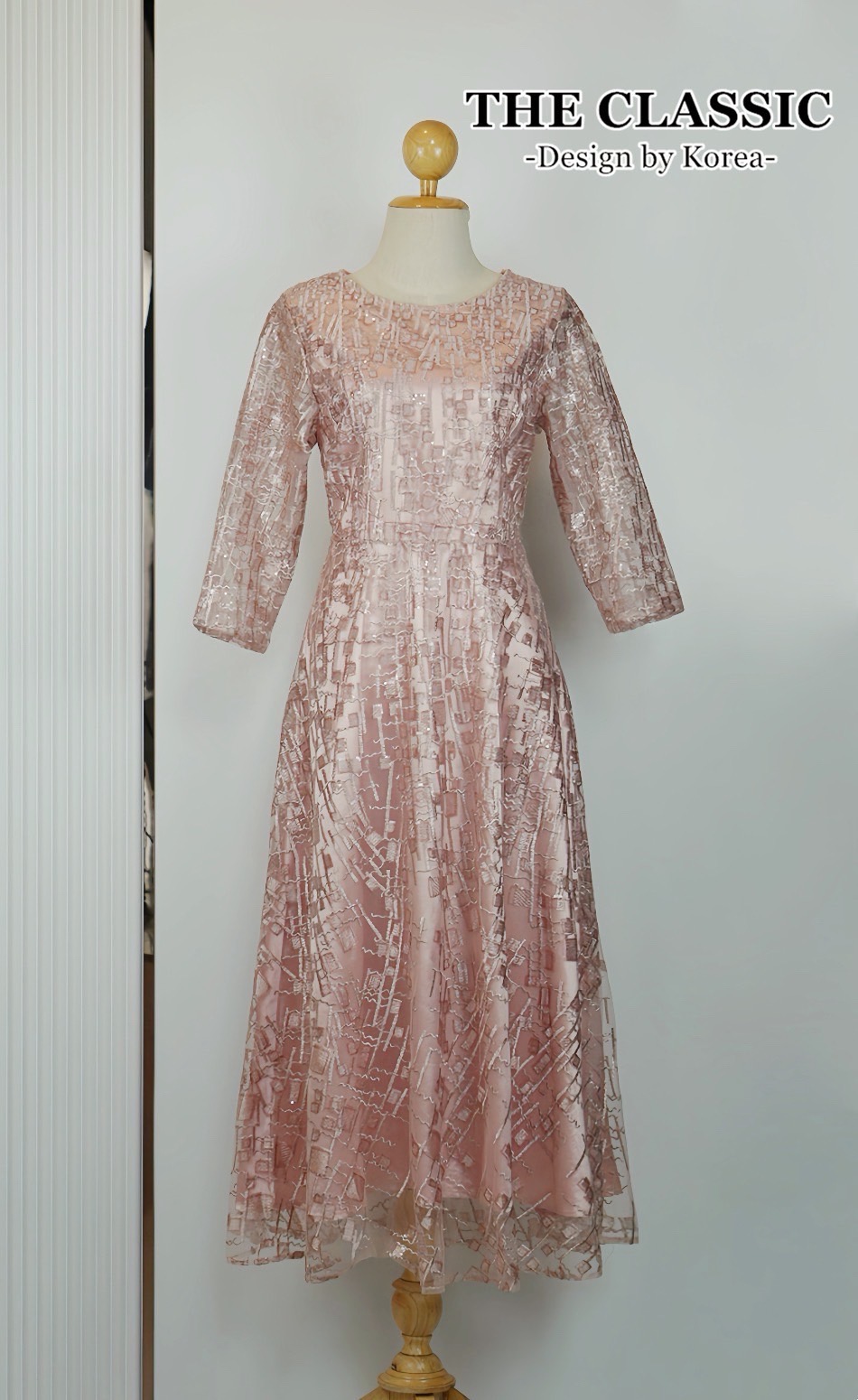 เดรสแฟชั่น เดรสออกงานปักเลื่อม ใช้ผ้าซีทรูเนื้อดีปักบวดลายเลขาคณิต