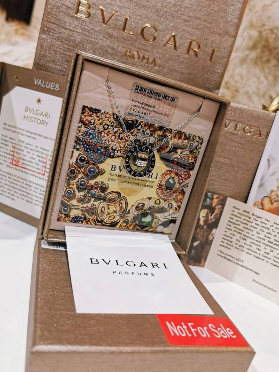✴️พร้อมส่งความสวย! ไอเท็มหายาก! ห้ามพลาดค่ะ!✴️ “BVLGARI” NECKLACE VIP GIFT WITH PURCHASE ORIGINAL PACKAGE (GWP) ของกำนัลสุดเลอค่าจากการแลกคะแนนสะสมสำหรับ VIP BVLGARI PARFUMS Membership หายากชวนสะสมดีไซน์โรมันสุดคลาสสิคสวยเลอค่าไอเท็มแบบนี้นา