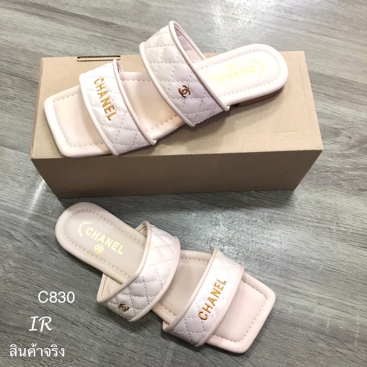 แบบขายดี!!! พร้อมส่ง งานมาใหม่ แตะ chanel งานปัก สวยมาก สาย2 เส้น ปัก cc ทองเหลือง พื้น ปั้มแบรนด์ สาวๆที่มองหา Style เก๋ๆ ใส่สวยก่อนใคร ที่นี่ที่เดียวเฟิร์มเลยจร้า ^^