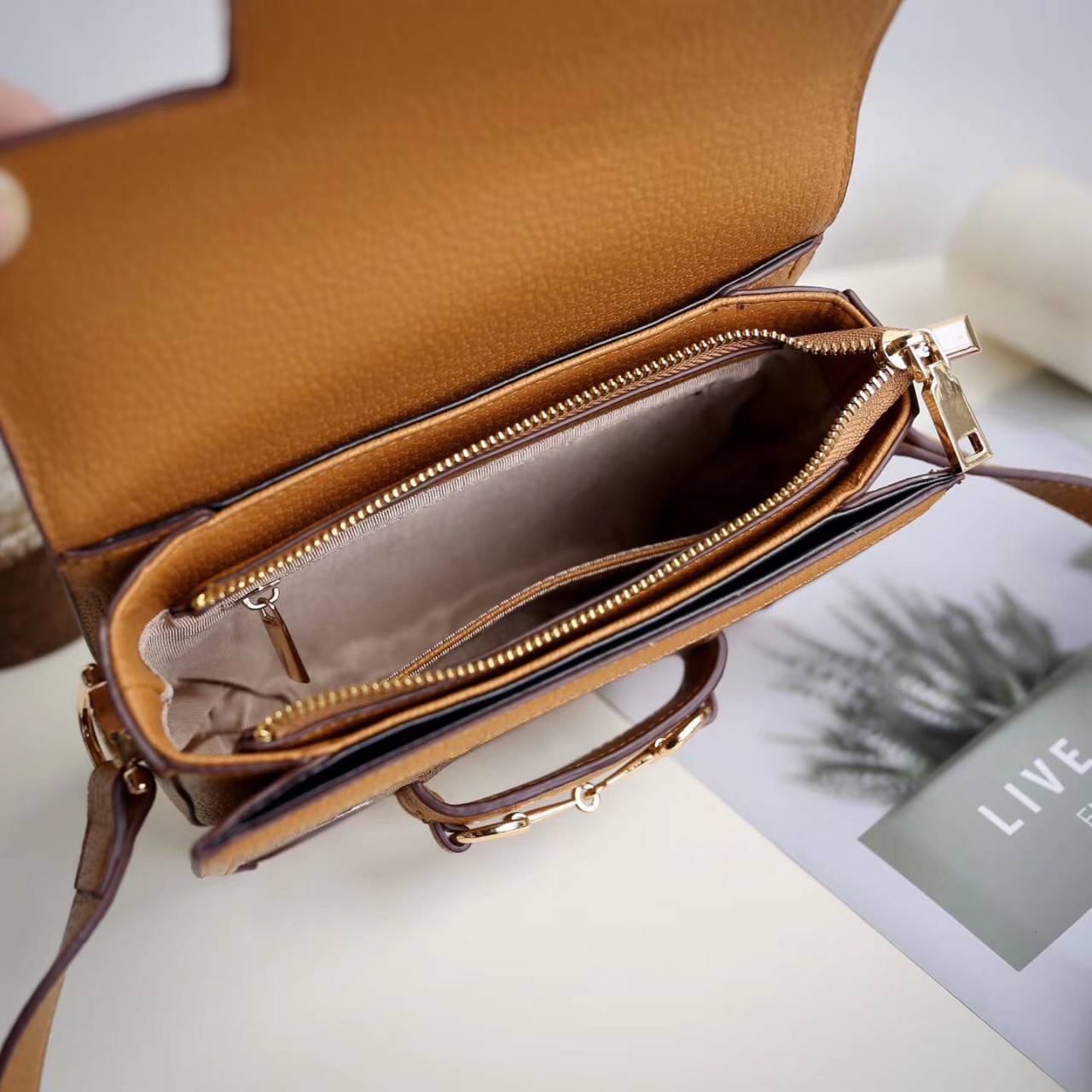 มาแล้วน้า ทรงนี้ยอดนิยมที่สุดเลย Horsebit มาพร้อมมิกกี้สุดน่ารักกันไปเลย งานสวยสุดๆๆเหมือนหนังแท้มากๆ รับรองได้ไปไม่ผิดหวังเลยจร้า