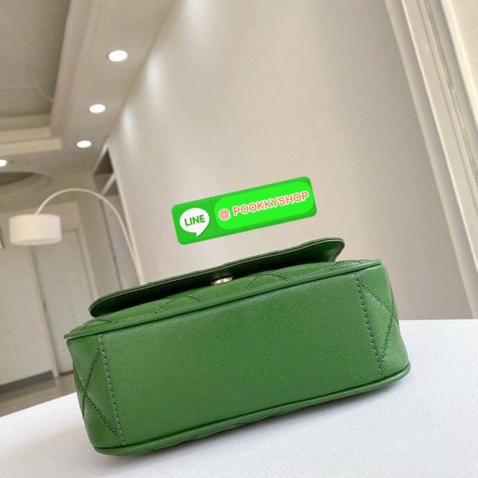 🖤 Tory Burch Willa Mini Top Handle Bag💚 • กระเป๋าหนังแท้เย็บลาย Diamond Quilt พร้อมโลโก้ Tory Burch สีทองกลางใบ • ทรง Mini Top Handle ถือได้ สะพายได้ สายโซ่ทองถอดได้ ปรับเป็น crossbody ได้สบาย