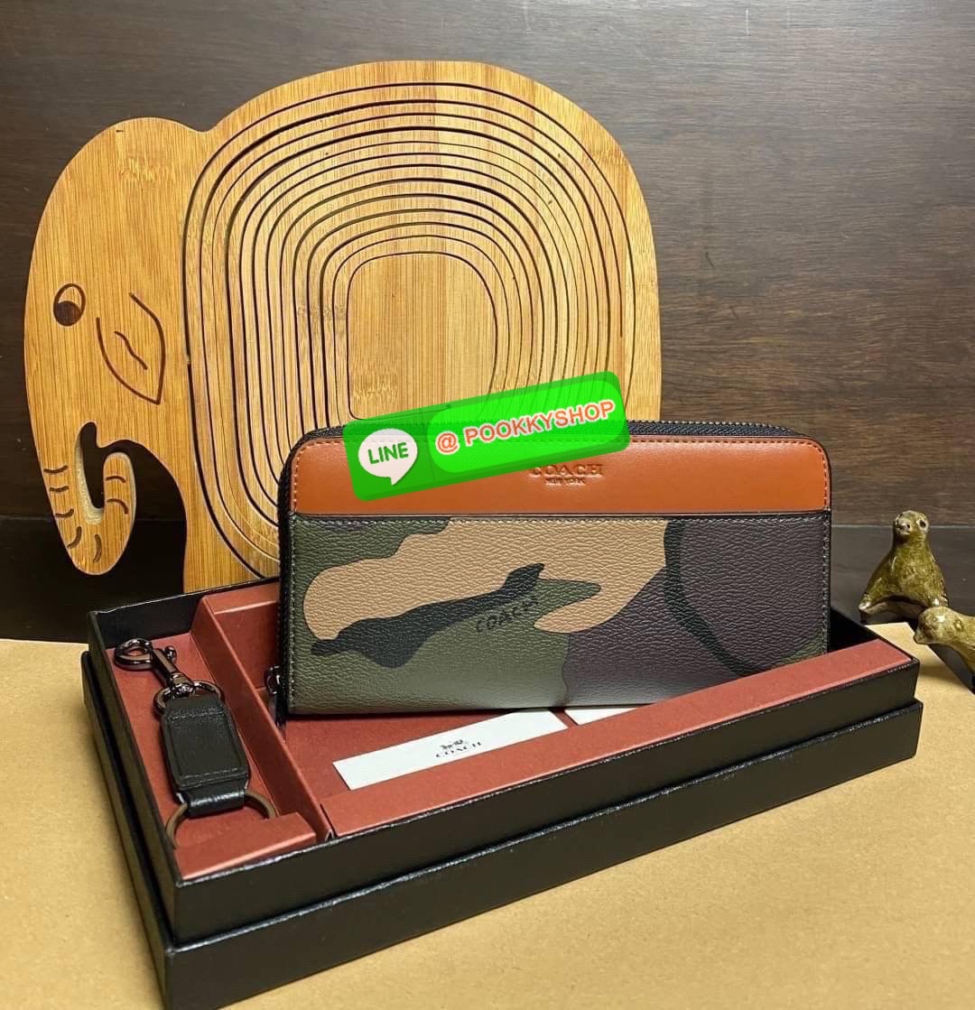 COACH ACCORDION ZIP WALLET IN SIGNATURE CANVAS กระเป๋าสตางค์ใบยาว ซิปรอบ ใช้งานง่าย ด้วยฟังชั่น ด้านใน ใส่บัตรได้จุใจ มีช่องซิปใส่เหรียญตรงกลาง โดนใจหลายๆคนไปเรียบร้อยและคลาสสิค เรียบหรูดูแพงตลอดกาล ยกให้รุ่นนี้เลย