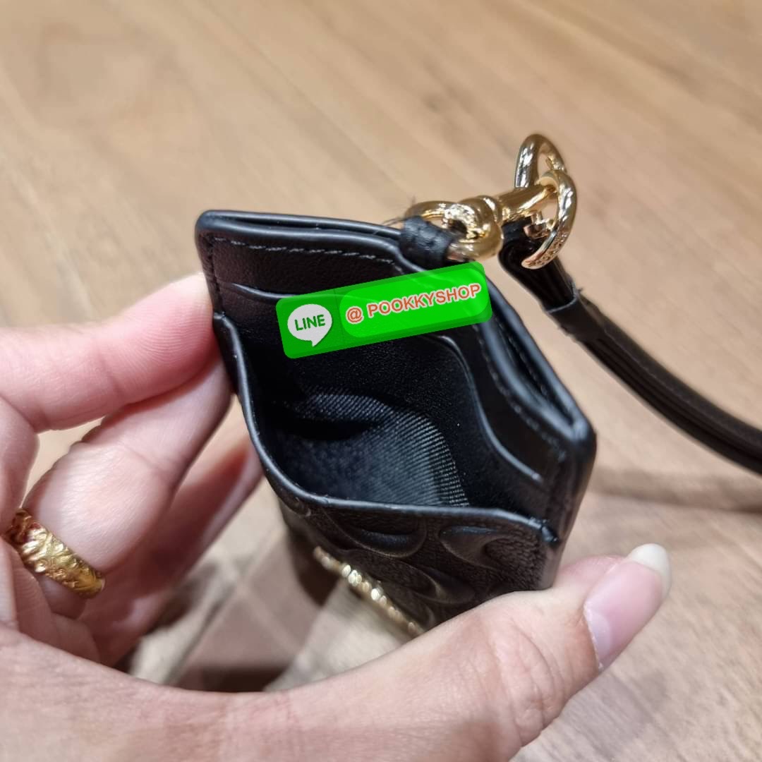 กระเป๋าใส่บัตรคล้องคอ Coach card holder ราคาพิเศษสุดๆ!!! ของหายาก!! ง่ายๆแบบไม่ธรรมดา!! คลาสสิคแต่มีดีเทลโดดเด่น!! กระเป๋าถนอมบัตร พร้อมสายคล้องคอ ดีไซน์ลวดลายสวย ดูดีทุกแบบ ใช้งานง่าย พกพาสะดวก จะใส่บัตรพนักงาน บัตรเครดิต บัตรปชช. ใบขับขี่ และบัตรอื่นๆที