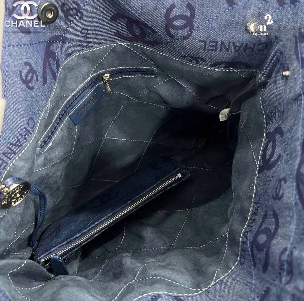 CHANEL Bag งาน Mirror.ผ้ายีนส์สวยมาก อะไหล่ทอง มาพร้อมใบลูก คอลนี้เซเลปต้องมีนะค่ะ ใช้งานง่ายได้ทุกลุค ปังสุด สวยเลยค่า