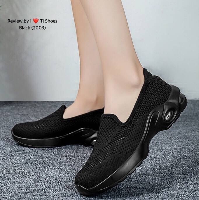 พร้อมส่ง เกร๋ขนาดนี้อดใจไหวหรา !!! รองเท้าผ้าใบเพื่อสุขภาพ ที่สวยเกร๋สุดๆ รุ่นนี้น้ำหนักเบ๊าเบาใส่นิ้มนิ่ม ระบายอากาศได้ดี ใส่แล้วเท้าไม่อับชื้น พื้นยางอย่างดีบิดงอได้ Support เท้าได้ดีมาก ทำให้เดินนุ่มสบายเท้า ใครที่กำลังรองเท้าดีๆ รุ่นนี้เหมาะมาก ของจริ