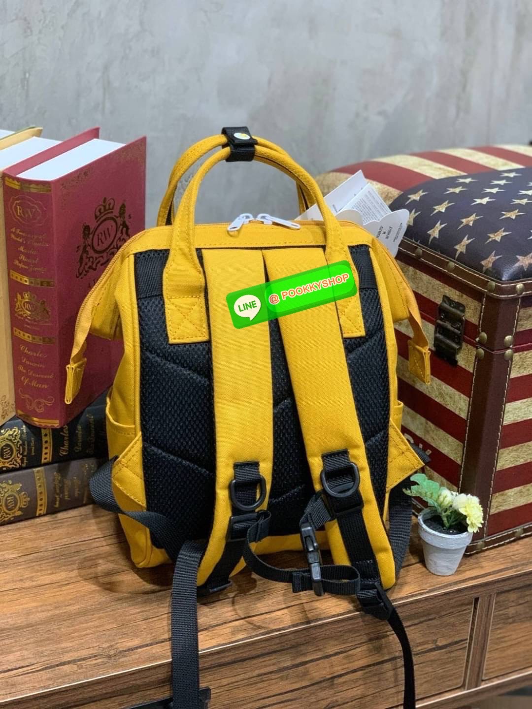 ANELLO x Peanuts Backpack (Size Kids) os-s043 ได้ Collaboration หรือเป็นการร่วมงานกับตัวการ์ตูนสุดคลาสสิคอย่าง Peanuts มานำเสนอโดยเอาคาแลคเตอร์ ในการใช้ชีวิตประจำวัน ที่เหมาะสม มาวางบนตัวกระเป๋า กระเป๋า anello (อเนลโล่) กระเป๋าเป้แบรนด์ของญี่ปุ่น ที่มีเอก