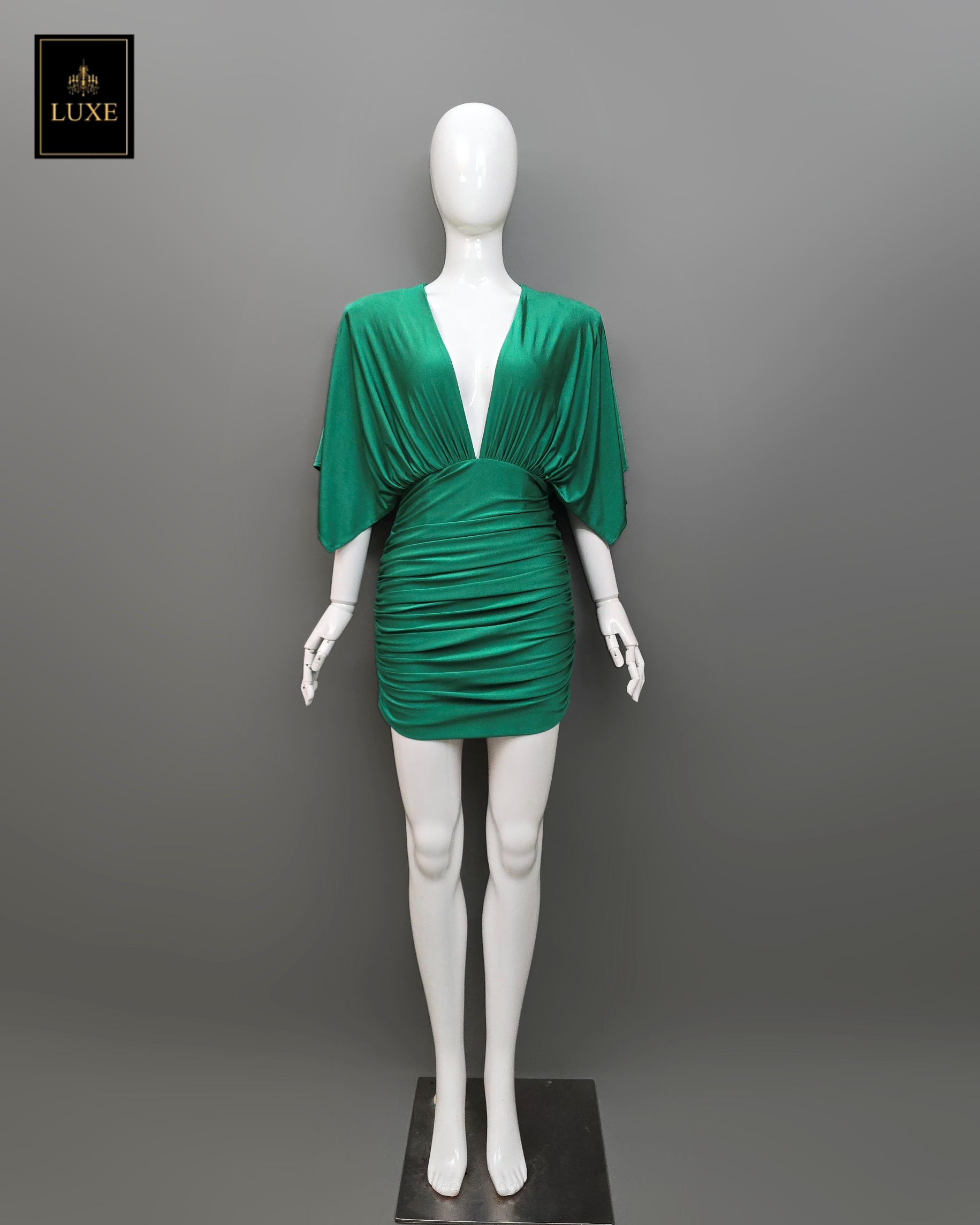 เดรสแฟชั่น เดรสกระโปรงเข้ารูป เสื้อคอวีแขนในตัว มาพร้อมถุงมือยาว