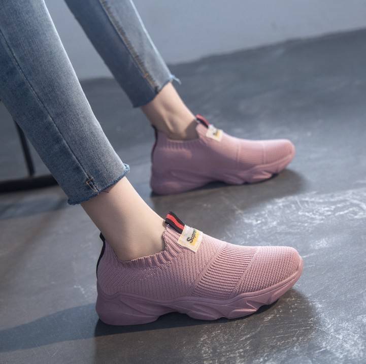 รองเท้าสลิปออนนุ่มๆเพื่อสุขภาพ ทรงสปอร์ต แฟชั่นมาแรง ไม่อยากให้พลาดเลยสำหรับรุ่นนี้ !! วัสดุผ้าทอเนื้อหนานุ่มขึ้นทรง ใส่สบาย กระชับ ยืดหยุ่นมากๆ ดีไซน์สวยเก๋ พื้นยาง 1.5 นิ้ว เดินสบายไม่เมื่อยเท้า ทรงอูมไม่บีบอัดหน้าเท้า ใครได้ใส่ต้องหลงรักแน่นอน คู่เดียว