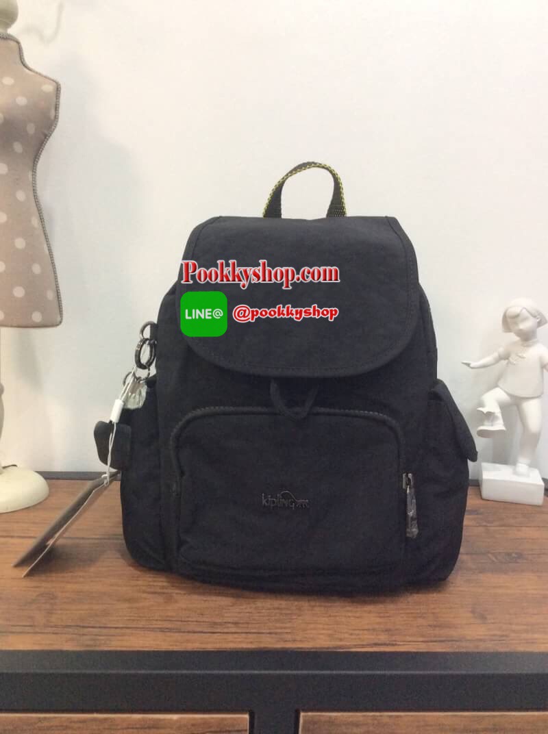 พร้อมส่ง Kipling k23525 casual lightweight waterproof backpack nylon shoulder bag รายละเอียด: KIPLING NYLON CITY BACKPACK กระเป๋าเป้สไตล์ลำลอง วัสดุ Nylon + Polyester น้ำหนักเบา มีหูหิ้ว มีช่องซิปใส่ของด้านหน้า 1 ช่อง ช่องใส่ของด้านข้าง 2 ฝั่ง เปิด-ปิดกระ
