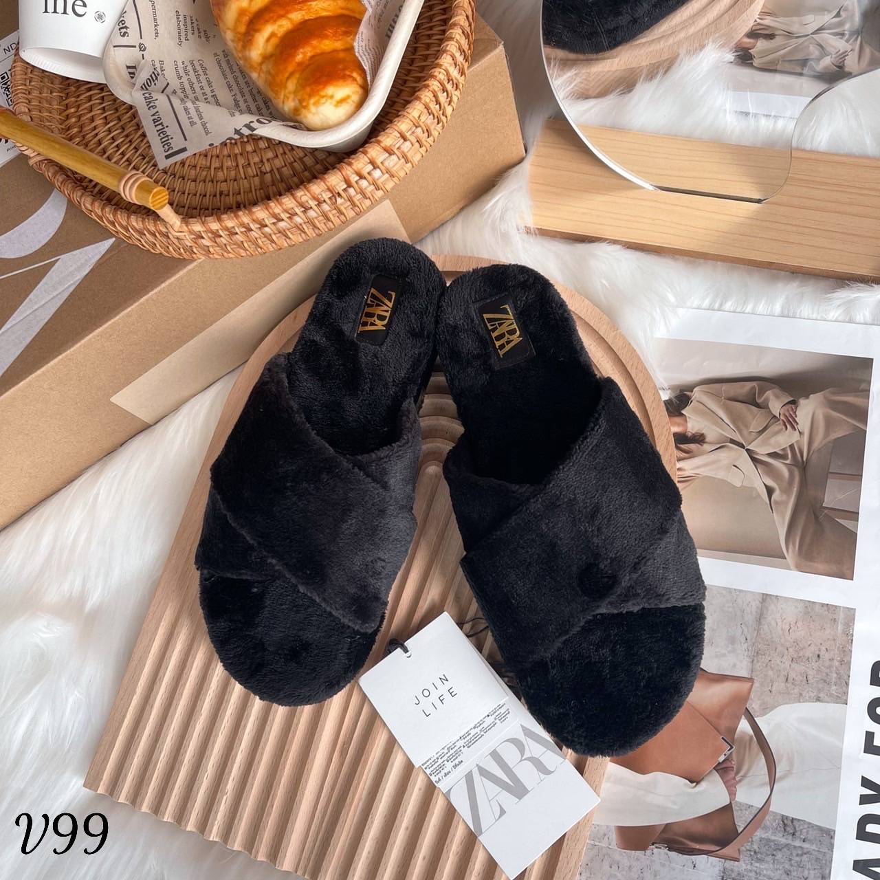 พร้อมส่ง แตะ Z ara ขนฟูนุ่มมาก ใส่ได้ ทั้ง ในบ้าน นอกบ้าน ทรงสวม หน้าไขว้ ใส่แล้วน่ารักมากกค๊า แบบที่แม่อั้มใส่เลย