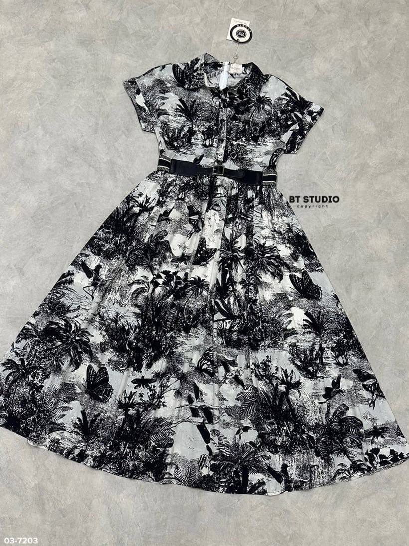 เซท 2 ชิ้น เดรสเชิ้ตทรงนี้ใส่สบายแขนสั้นคอปกกระดุมหน้า ปลายแขนพับ กระโปรงบานออก งานพิมพ์ลายทั้งชุดคมชัดงานสวยม๊ากกก มีซับใน มาพร้อมเข็มขัดแบรนด์ แมทซ์กันเอวี่เดย์เดรสลุคนี้เอาอยู่ค้าา