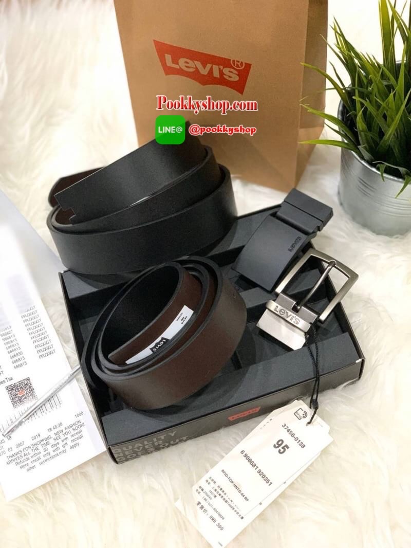 1เซท ประกอบด้วย เข็มขัด1เส้น+ หัวเข็มขัด2หัว+กล่องกระดาษแบรนด์+ถุงกระดาษแบรนด์+ใบเสร็จ+ที่เจาะรู Levi’s Belt Set ชุดเซทหัวเข็มขัดสุดคุ้ม มีหัวเข็มขัดสองสไตล์ ที่ใช้ได้ทั้งแบบลำลองและพิธีการ จะใส่กางเกงยีนหรือกางเกงสแล็คก็สามารถเปลี่ยนได้ด้วยตัวคุณเอง โดยเ