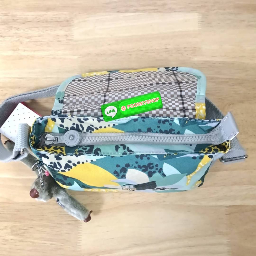 KIPLING SABIAN CROSSBODY MINI BAG กระเป๋าสะพายข้าง วัสดุ Nylon & Polyester 100% ขนาดเล็กกำลังน่ารัก เปิด-ปิดด้วยฝาปิดกระดุมแม่เหล็กและซิปแบรนด์ ด้านในทีแท็กแบรนด์