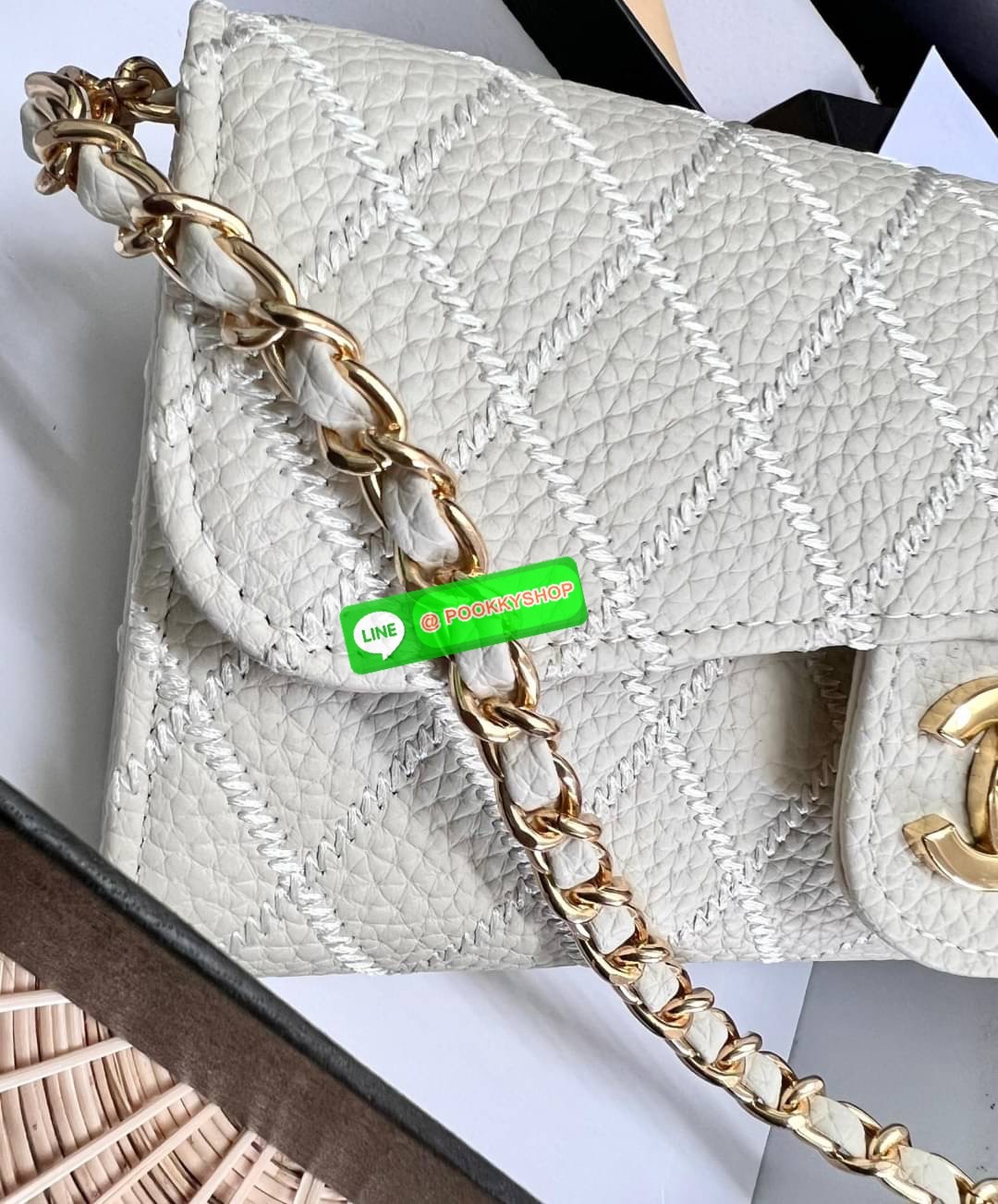 New in! สวยกริปมากๆค่ะ สาวๆที่มีบัตรเยอะๆหรือชอบพกเงินสดเยอะๆ แนะนำรุ่นนี้เลยค่ะ ไม่ผิดหวังแน่นอน CHANEL CHAIN WALLET//CLUTCH BAG ((vip gift ตปท)) พร้อมส่ง บอกเลยน้องสวย ไร้ที่ติเลยค่า! กับกระเป๋าสะพายแบบครอสบอดี้ร์หรือถือแบบคลัทเป็นกระเป๋าเงินเก๋ๆได้เลยค