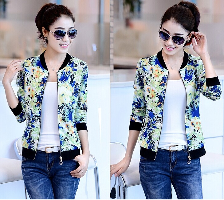 เสื้อผ้าแฟชั่นนำเข้า : เสื้อคลุม พร้อมส่ง เสื้อคุลมแฟชั่น สีโทนเขียว ลายดอกไม้ ซิปรูดเก๋ มีกระเป๋าสองข้างใช้งานได้ รายละเอียดเพิ่มเติม : ใส่กันหนาวได้