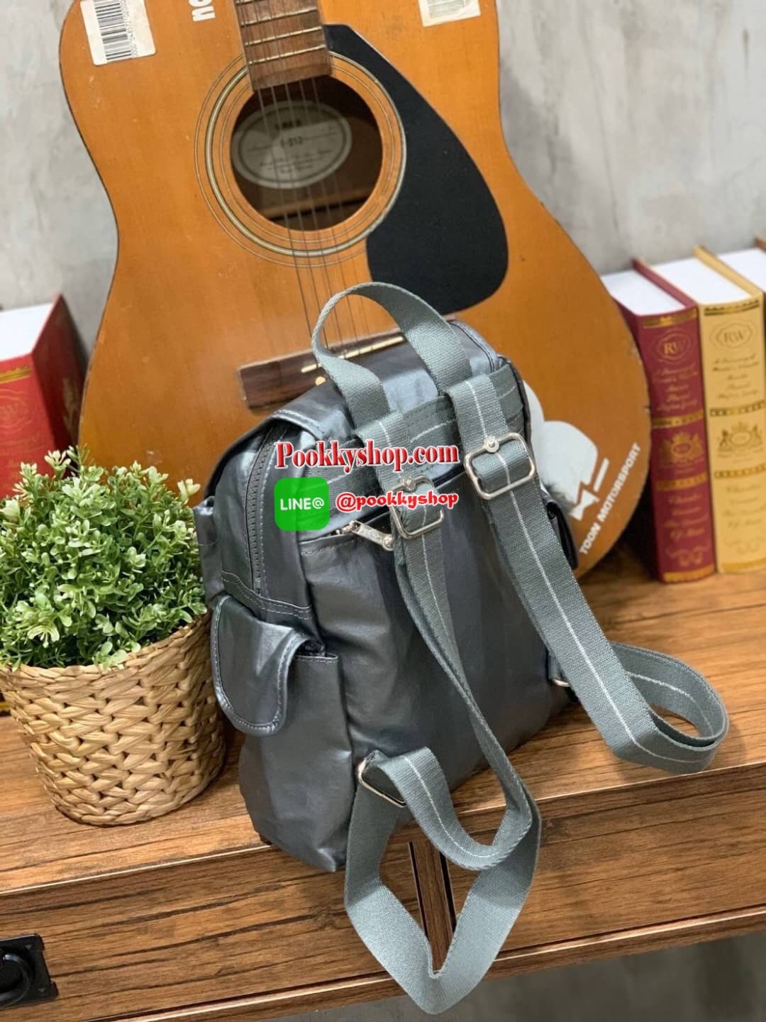 Kipling City Pack Backpack วัสดุPolyamide100% เป้ขนาดกลาง ที่เปิดปิดด้วยตัวล็อค2ชั้นด้วยกระดุมแม่เหล็กและซิป มีช่องใช้งานหลายช่องรวมถึงช่องซิปด้านหน้า มีลูกเล่นที่ด้านหลังมีช่องซิปสำหรับเก็บของและเก็บสายเป้ได้ หรือใช้สายจากเป้สะพายไหล่ได้ ประดับด้วยพวงกุญ