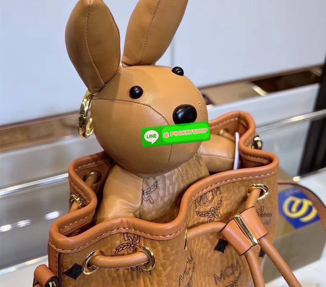 👜 MCM Park Rabbit Drawstring Bag in Visetos 👜 🐰 • กระเป๋าทรงถังรุ่นลิมิเต็ดสุดน่ารัก Park Rabbit Drawstring Bag จากคอลเลกชัน MCM Zoo 🐰 • วัสดุ Visetos Coated Canvas ลายโมโนแกรมเอกลักษณ์ของแบรนด์