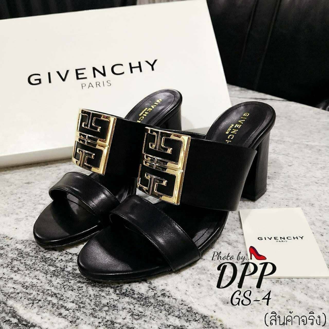 พร้อมส่ง Givenchy ตัวใหม่ ล่าสุดของปีนี้ งานชนช้อป *ปั้มแบรนด์ กล่องเรียบ * รองเท้าส้นตันสูง3นิ้ว ทรงสวม สายคาดหน้า หนังนิ่ม ตกแต่งดีไซน์ด้วยอะไหล่สีทอง งานสวยมากก ดูแพงสุดๆ มาในราคาเบาๆ บอกเลยอย่ารอช้า สั่ง โอน เลยจ้า