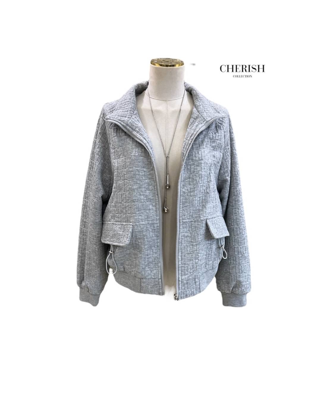 เสื้อคลุมคอปกแขนยาว เนื้อผ้า knit ผสม cotton บุซับในอย่างดี ใส่อุ่นๆ ไม่ทิ้งความน่ารักลุคคุณหนู เนื้อผ้าดูแพง สวมใส่ได้ง่าย แมทช์คู่กางเกงยีนต์ขาสั้นรองเท้าผ้าใบเก๋ๆ หรือ จับคู่ยีนต์ขาเดฟ+รองเท้าบูททรงสูง ลุคไหนก็รอดค่ะ