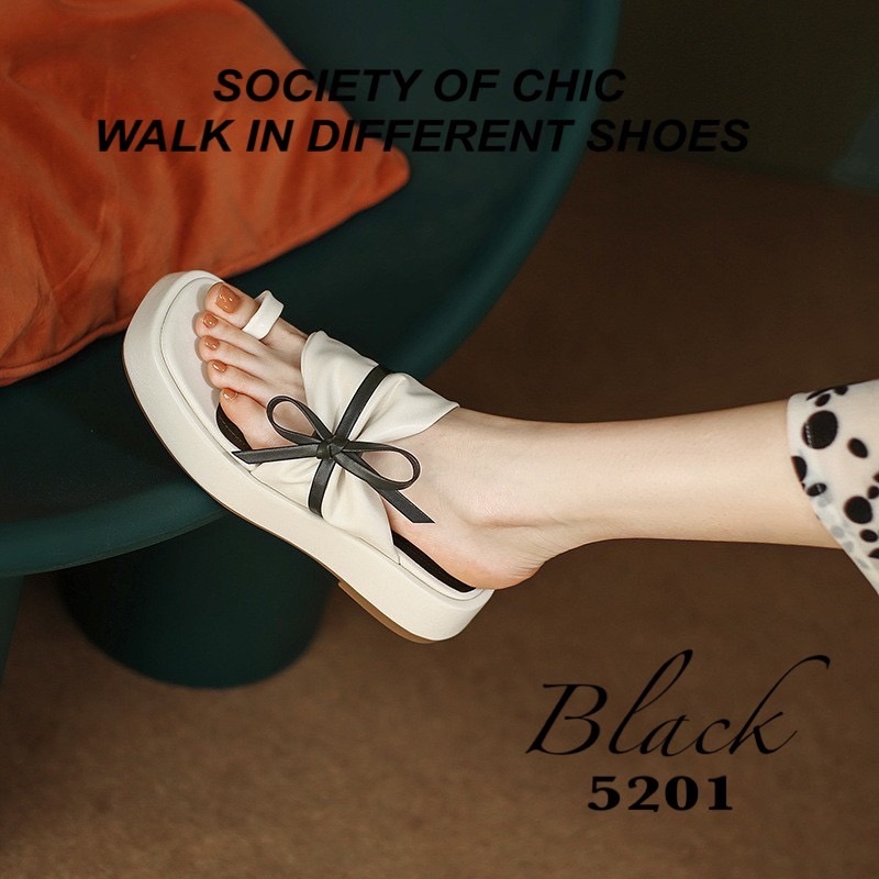 งานนำเข้า พร้อมส่ง‼️ เรื่องความสวยใส่สบายยืนหนึ่ง ตอบโจทย์ งานสุขภาพ ที่ไม่ป้า!! พกความแฟชั่น แบบไม่ตกเทรนด์ พื้นนวมนิ่ม match กับเสื้อผ้าได้ทุกสไตล์ สวยหรูดูแพงแต่ราคาเบา ตำก่อน ฟาด ก่อนสวยก่อนจ้า