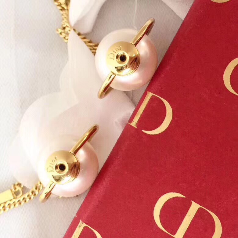 Super Hi-End Quality !!!!! ((เกรด 1:1 ดีที่สุดในท้องตลาด แสตมครบค่ะ)) Dior Tribales Earrings ต่างหูดิออ งานชนช็อป งาน 1:1 เหมือนในช็อปเป๊ะๆ ต่างหูดิออรุ่นใหม่ ล่าสุดชนช็อป ดีไซน์สวยมากๆค่ะ งานสวยไร้ที่ติดนะคะ สาวกดิออต้องไม่พลาดค่ะ ไม่มีไม่ได้แล้ว รีบสั่ง