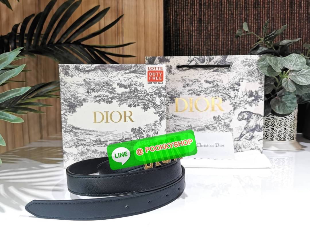 ✨Best Gifts ideas! กลับมาตามคำเรียกร้อง!✨ Dior Belts 3D Logo Gift With Purchase พรีเมี่ยมกิ๊ฟ Limited จาก Christian Dior Perfume Dutyfree Counter ดีไซน์สุดคลาสสิคหัวเข็มขัด Vintage วัสดุ 3D Gold Metal สายหนังแท้สีดำปรับระดับได้ Black & Gold
