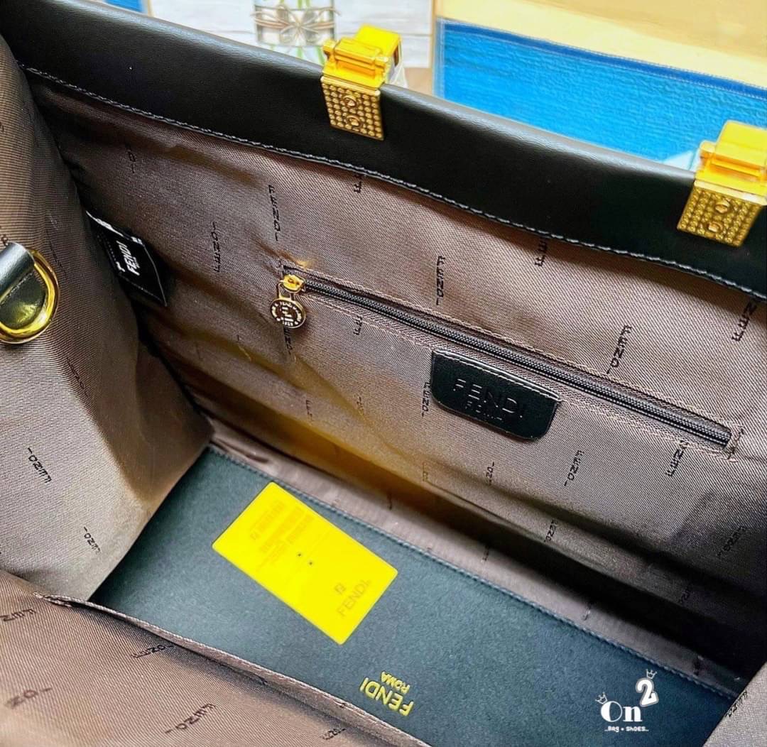 FENDI Shopping bag FENDI ทรง shoppingใบใหญ่ อะไหล่สีทองหรูหรา ใช้งานได้ทุกลุค เกรดงานสวย งานชนชอป ใช้ได้ Everyday Look เลยค่า