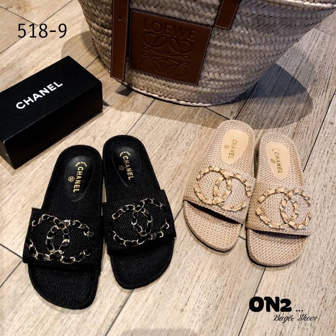 รองเท้าแตะchanel หน้าแต่ง อะไหล่โซ่รอย cc สวยมากค่ะ ผ้ากระสอบ collection ใหม่ เพิ่มความ ชิคไปอีก ภายในบุนวม ใส่สบายมาก